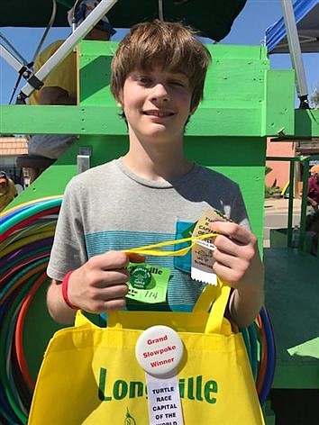 Turtle races draw crowds to downtown Longville